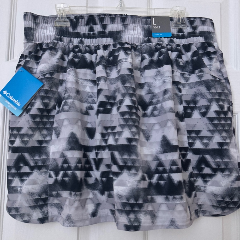 Columbia Skort - Black / grey  size L. NWT